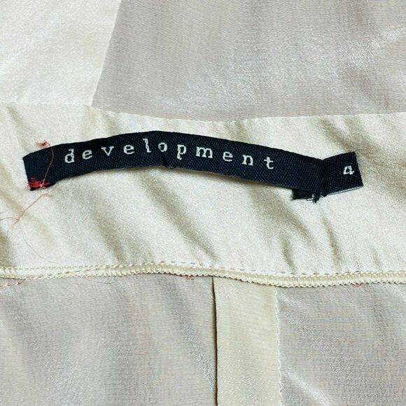 Development by Erica Davies Red Gold Crinkle Silk Dress Size 4 - Picture 7 of 9